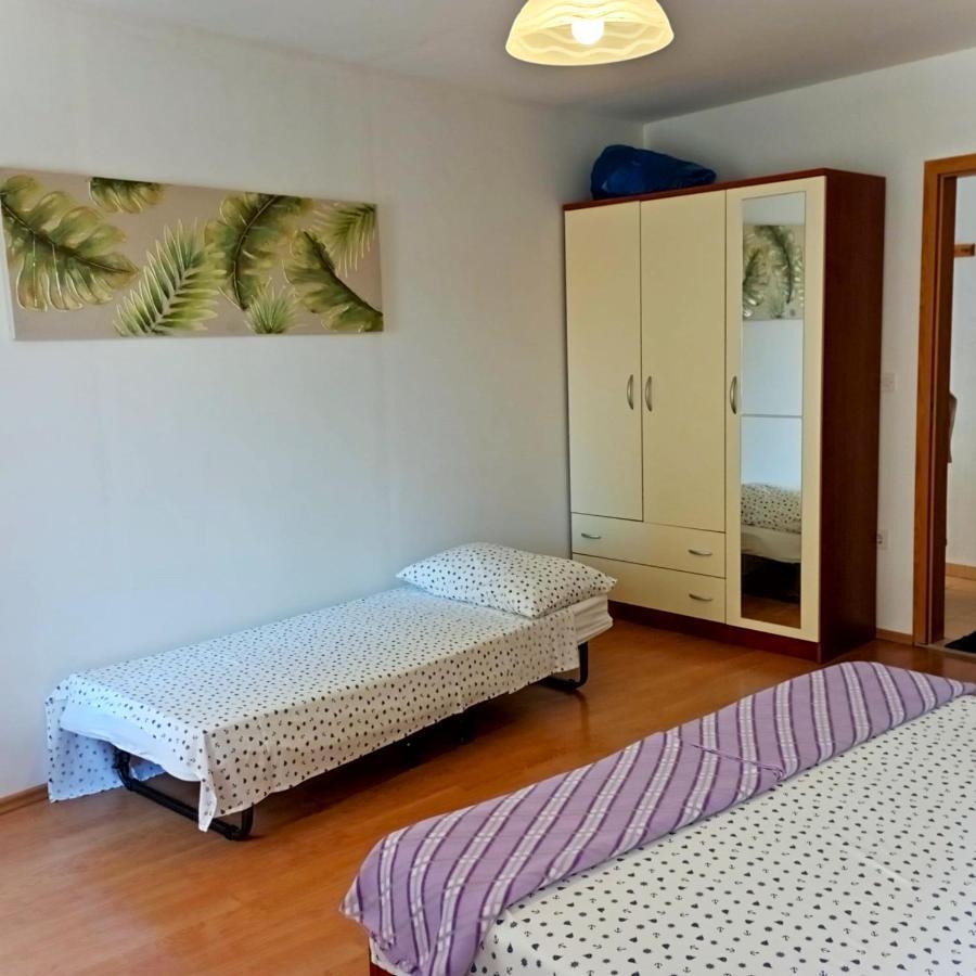 Ana Apartments Vis Buitenkant foto